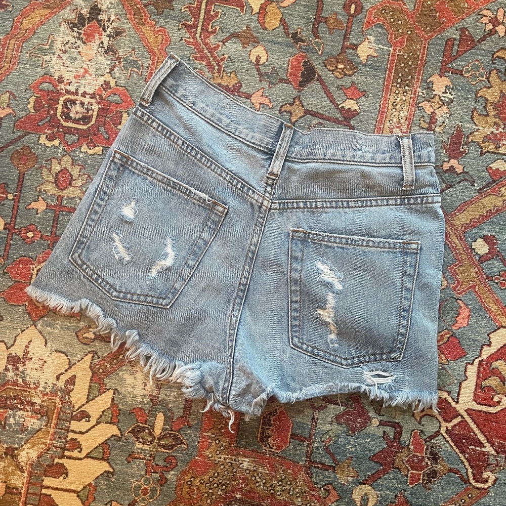 HIGH RISE JEAN SHORTS WITH DETAIL - Picture 2 of 3